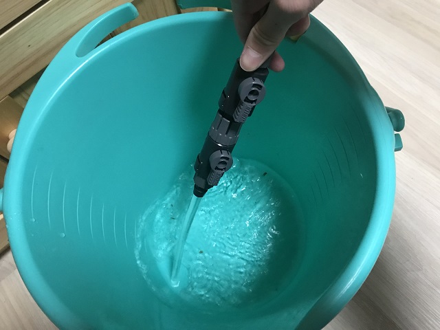 排水コックからの排水