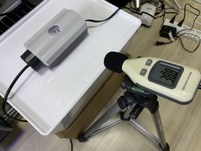 騒音計でエアーポンプの動作音を測定した環境
